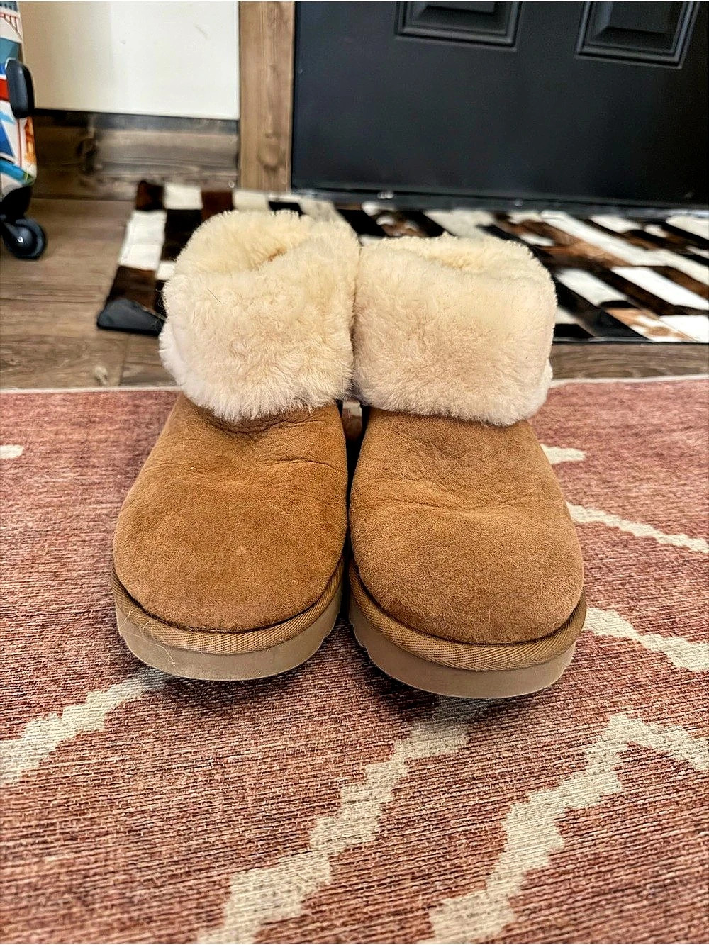 UGG Short Sheepskin Cuff Boot Winter Boots in Brown